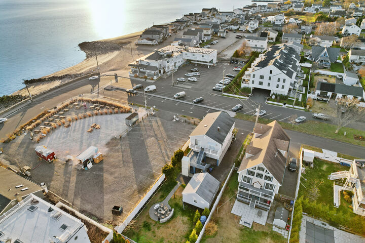 Property Photo:  44 Washington Parkway  CT 06615 