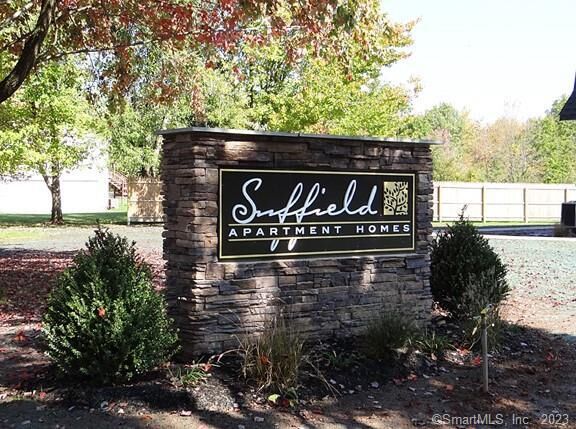 Property Photo:  390 Boston Neck Road 1J  CT 06078 