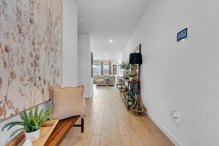 Property Photo: 119 NE Riverway Drive CA 93291