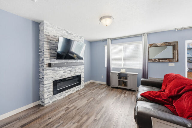 Property Photo:  324 W Willow Creek Dr S  UT 84045 