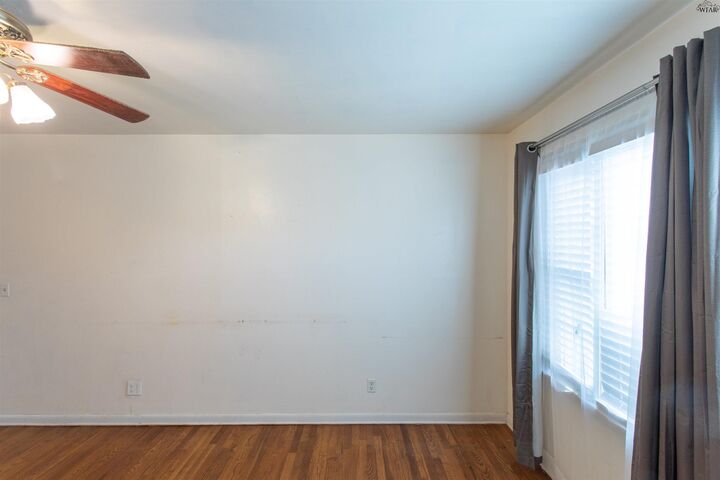 Property Photo:  301 S Holly Drive  TX 76354 