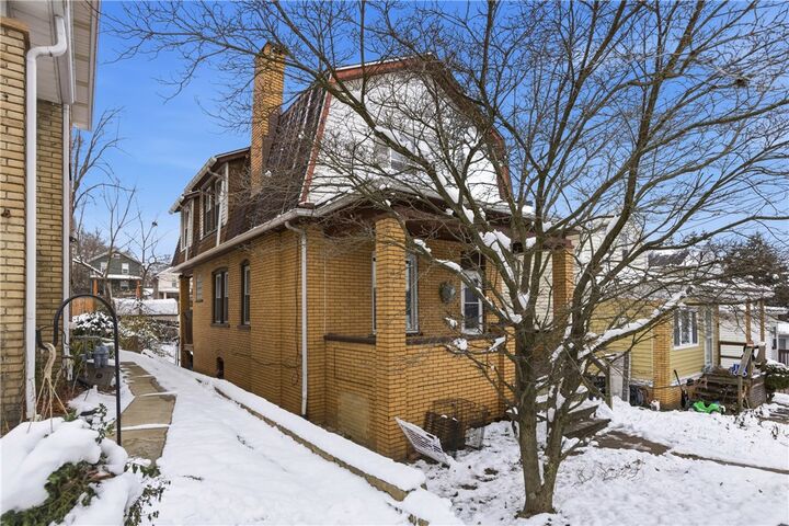 Property Photo:  526 Dippold Ave  PA 15005 