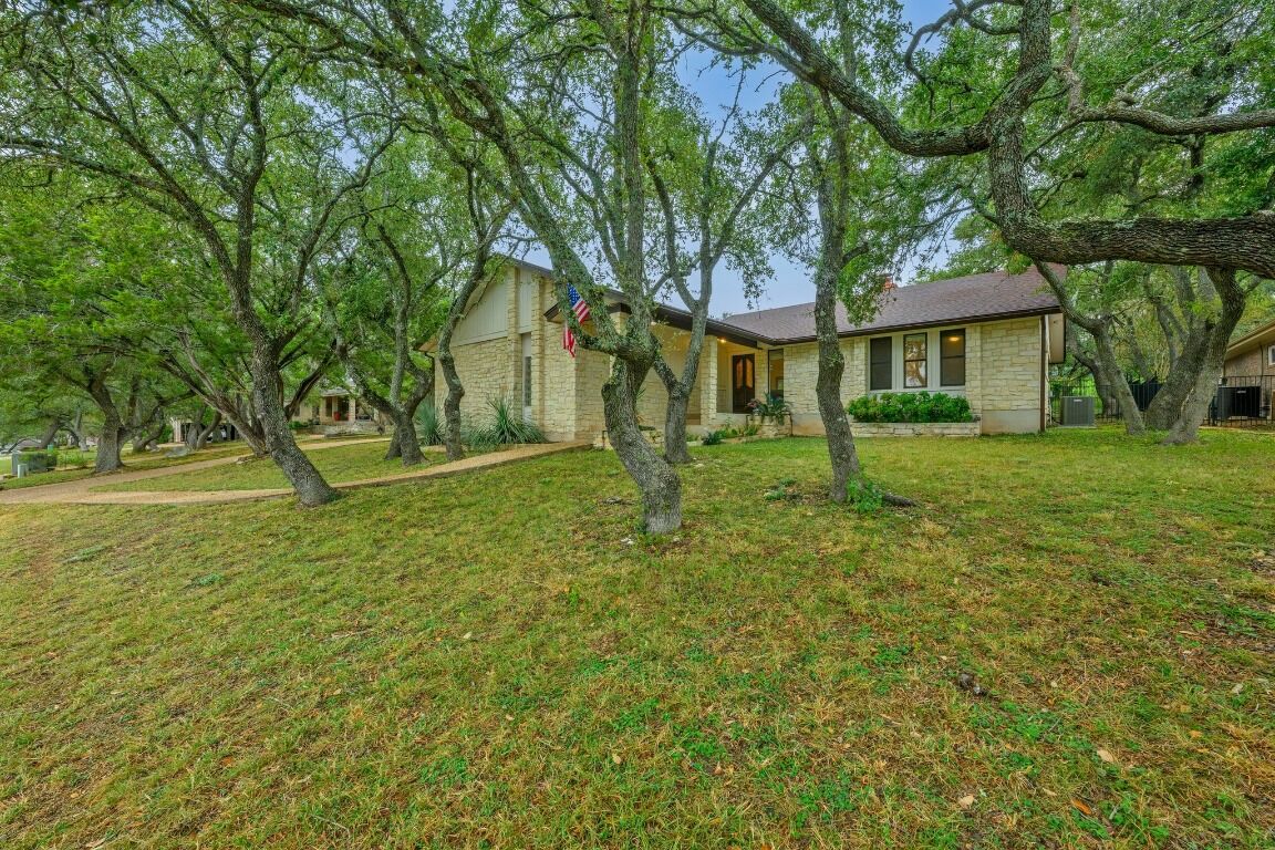 Property Photo:  137 Long Wood Avenue  TX 78734 