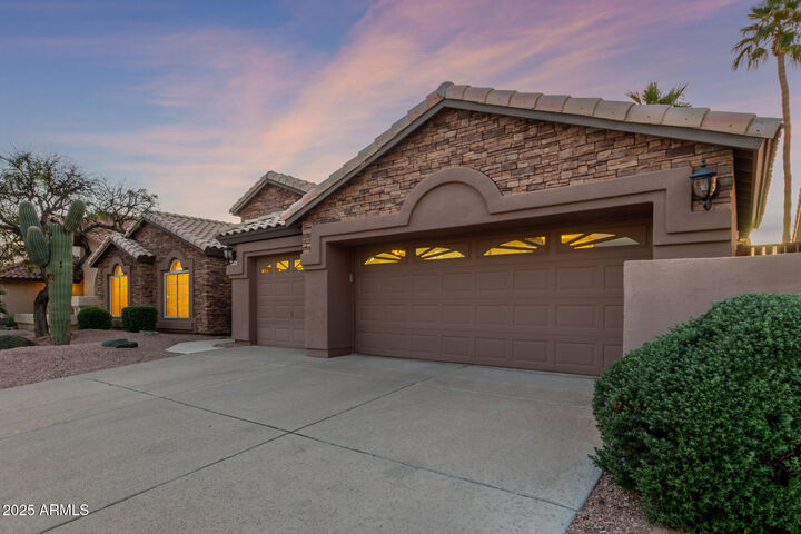 Property Photo:  16038 S 35th Way  AZ 85048 