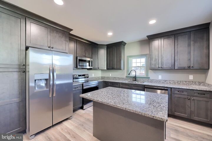 Property Photo:  170 S 5th Street  PA 17512 