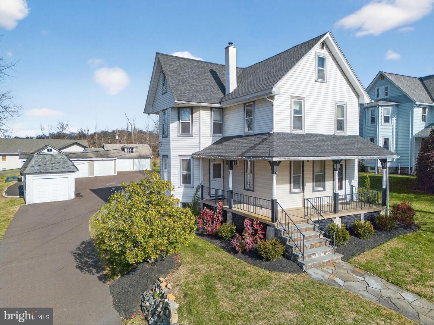 Property Photo:  49 E Cherry Road  PA 18951 