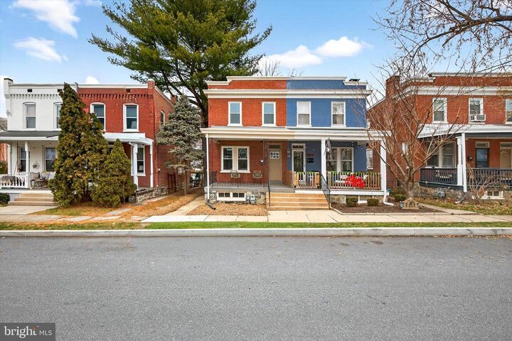 Property Photo:  929 Edgewood Avenue  PA 17603 