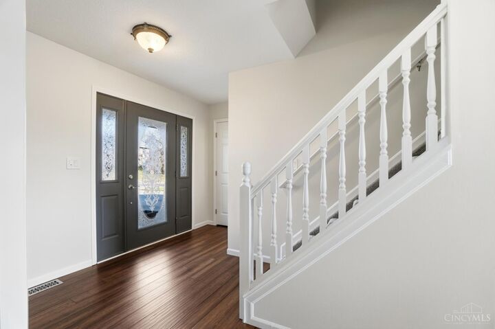 Property Photo: 7923 Chantilly Drive OH 45069