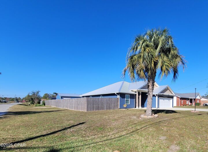 Property Photo: 1220 Mississippi Avenue FL 32444