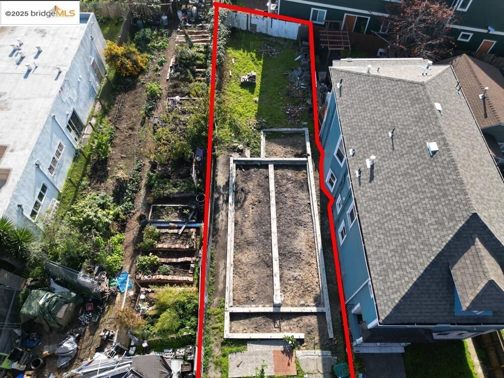 Property Photo:  1633 8th St  CA 94607 