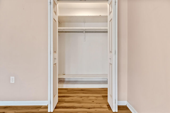 Property Photo: 310 NW Jonquil Avenue FL 32548