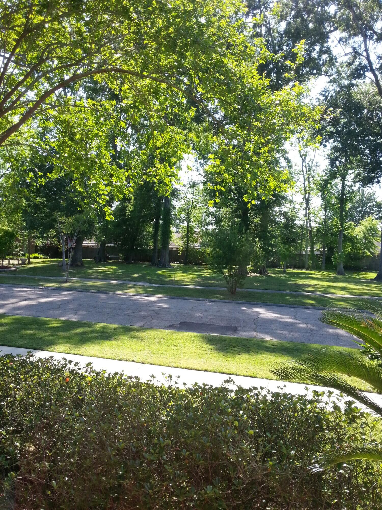 Property Photo: 2406 Halfmoon Lane FL 32536