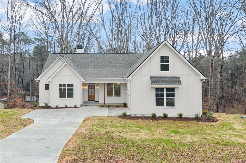 Property Photo:  2020 Darby Road  GA 30183 