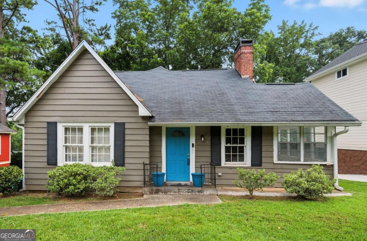 Property Photo:  1821 Avon Avenue SW  GA 30311 