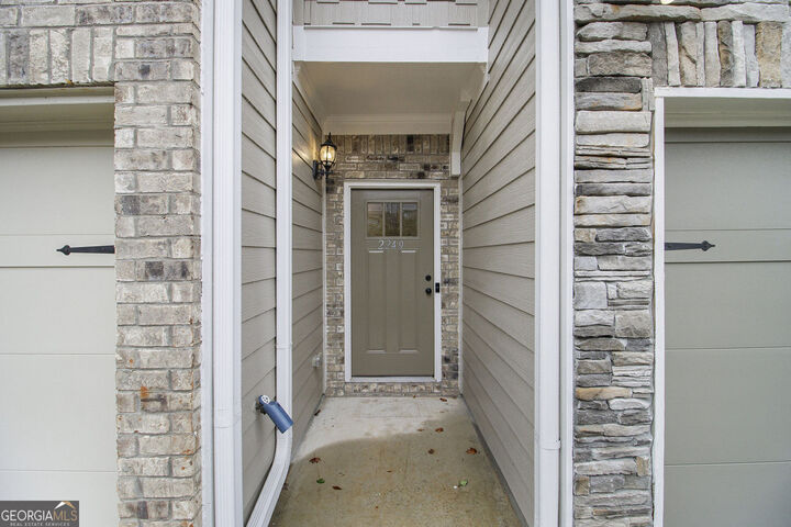 Property Photo: 2249 Mulsanne Drive GA 30058