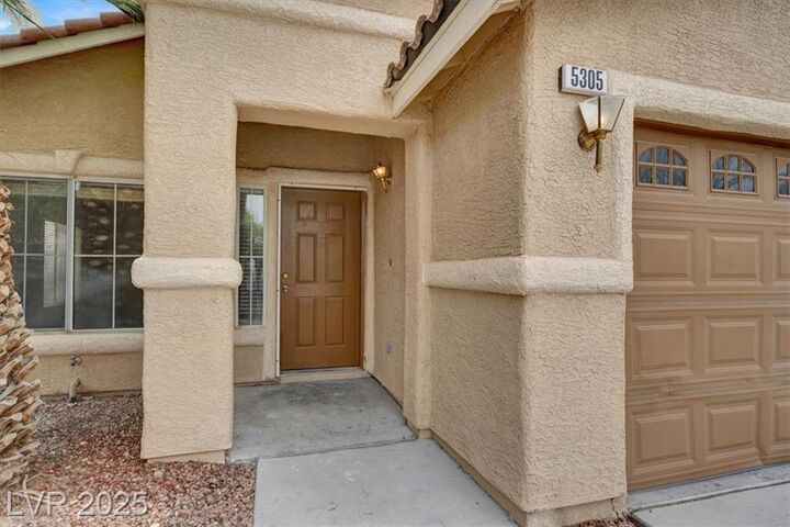 Property Photo: 5305 Meadow Rock Avenue NV 89130