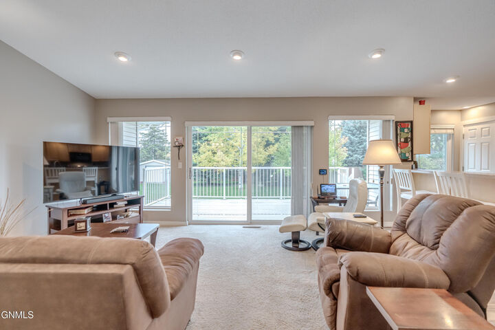 Property Photo: 315 Versailles Avenue ND 58503