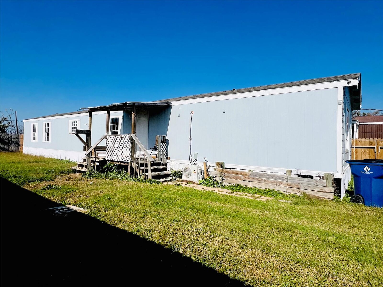 Property Photo: 2525 Oyster Creek Bend TX 77541