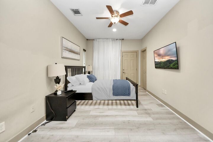 Property Photo: 4510 Inker Street B TX 77007