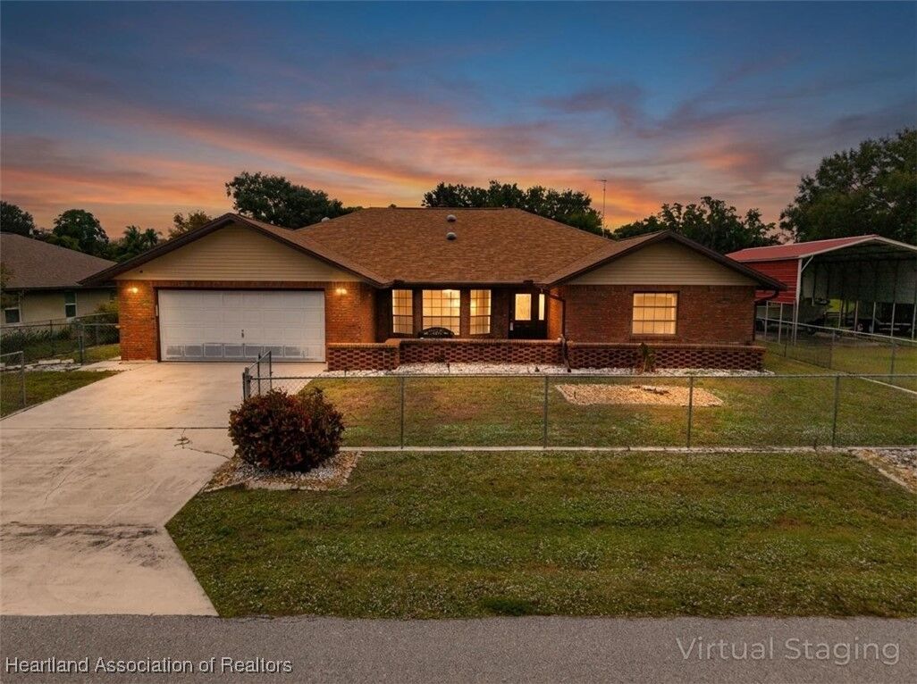 Property Photo: 113 Dreamtime Avenue FL 33852