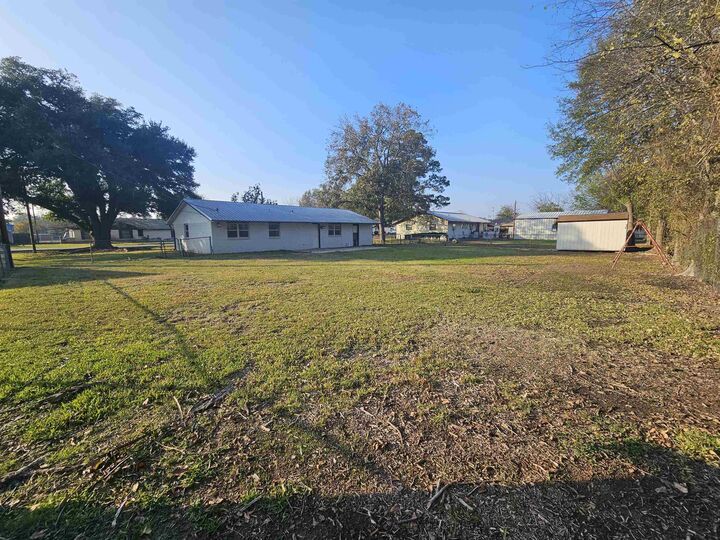Property Photo:  109 Tomie  TX 75783 