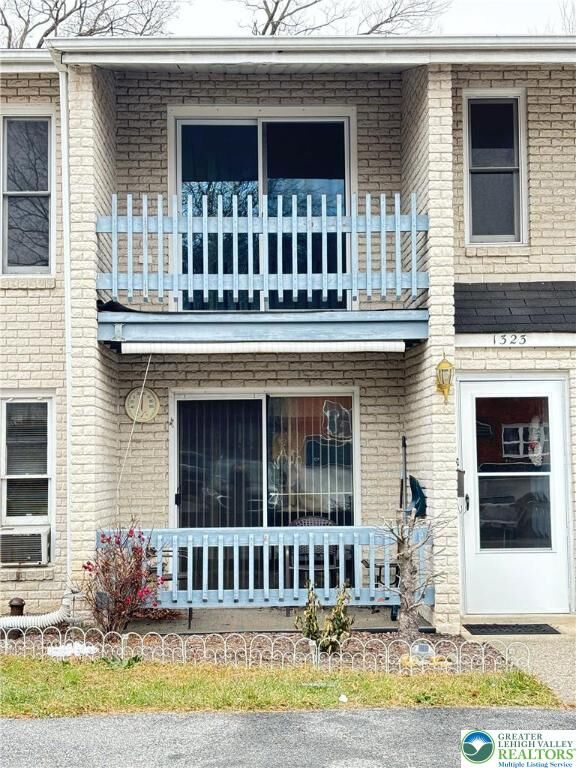 Property Photo:  1323 S Howard Street 2  PA 18103 