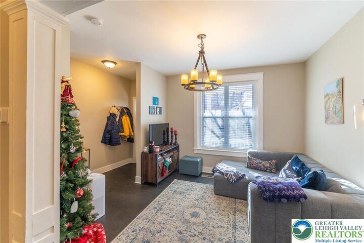 Property Photo:  129 E Goepp Street  PA 18018 