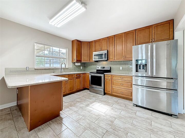 Property Photo: 7210 Danbury Way FL 33764