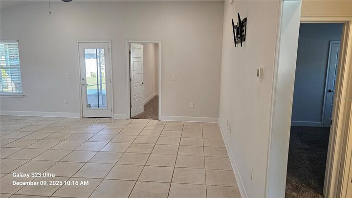 Property Photo: 11 Birchtree Way FL 32137