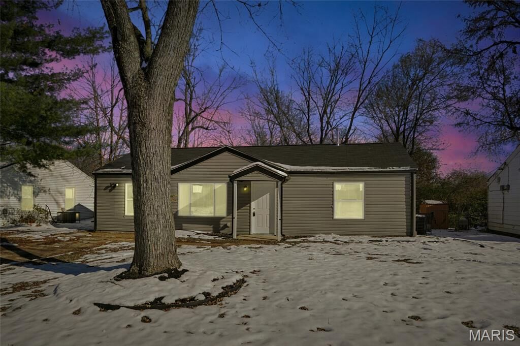 Property Photo: 9820 Lorna Lane MO 63136