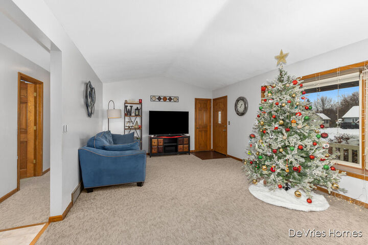 Property Photo:  6518 Kingtree Drive SW  MI 49315 