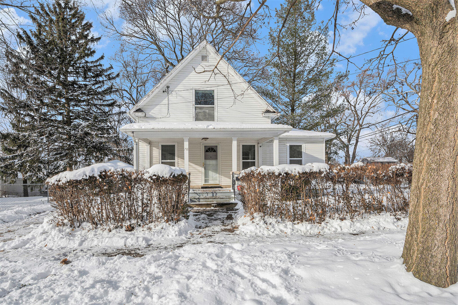 Property Photo: 718 Center Street MI 49202