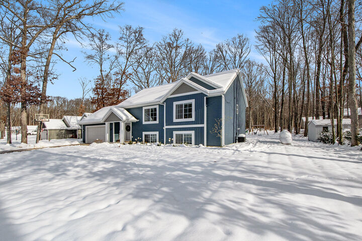 Property Photo: 4007 Bullseye Lane MI 49323