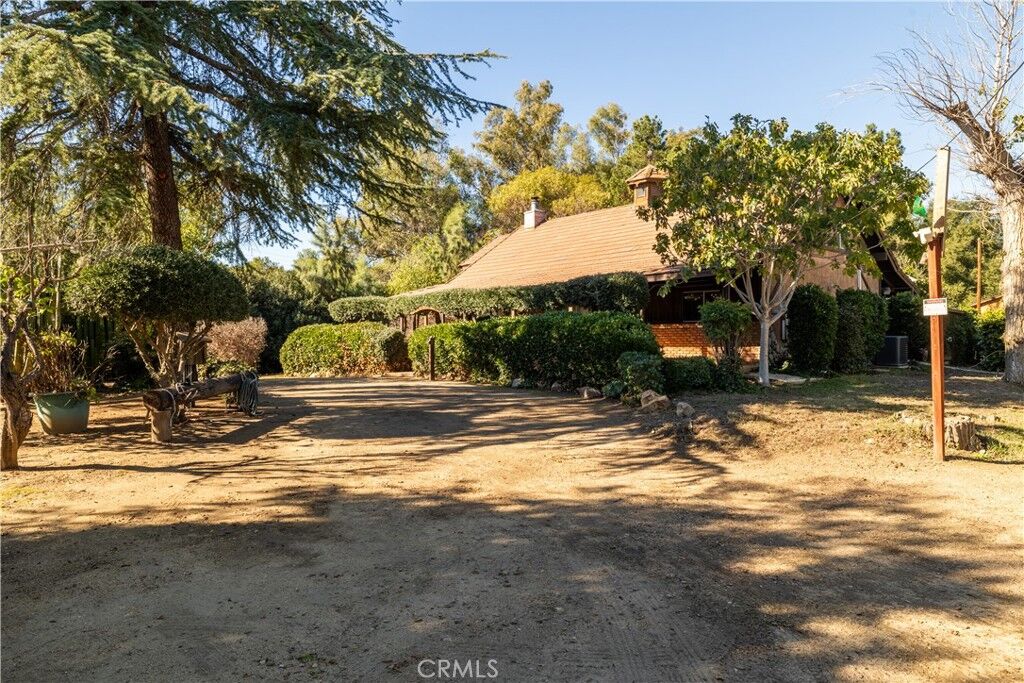 Property Photo:  41667 Kalmia  CA 92562 