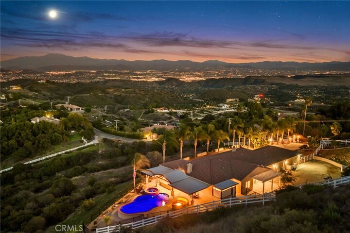 Property Photo: 40055 Valle Vista CA 92562