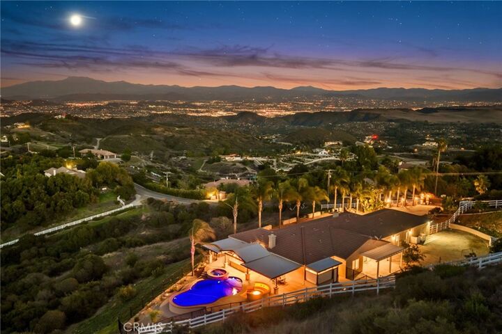 Property Photo: 40055 Valle Vista CA 92562