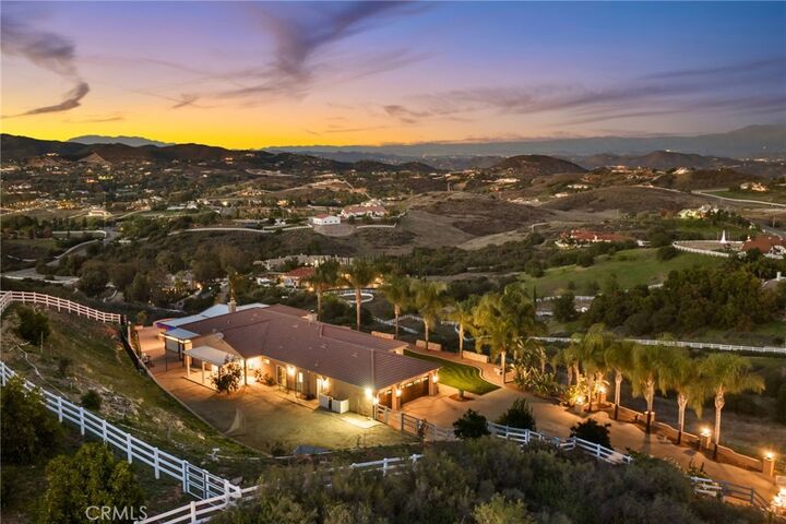 Property Photo:  40055 Valle Vista  CA 92562 