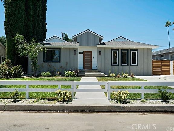 Property Photo: 4931 Murietta Avenue CA 91423