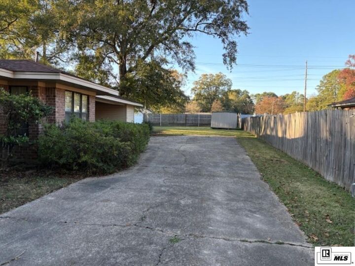 Property Photo:  1909 Richard Drive  LA 71201 