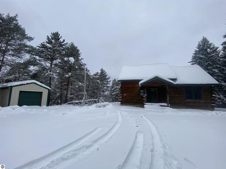 Property Photo: 3434 E 14 Road MI 49663