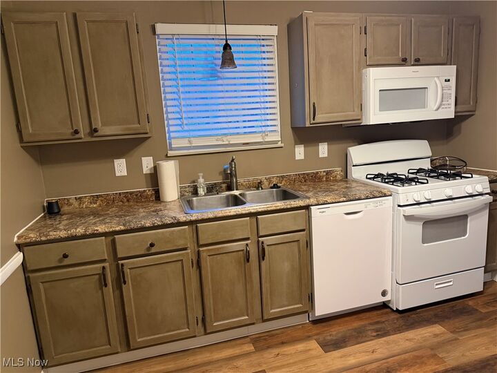 Property Photo: 195 Surrey Lane OH 44406