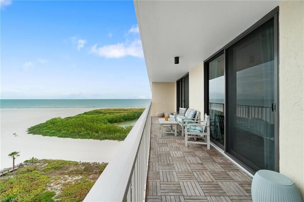 Property Photo: 380 Seaview Ct 1209 FL 34145