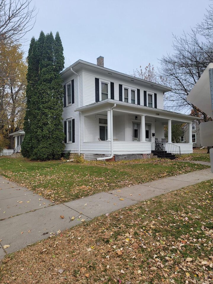 Property Photo:  1528 W 6th Street  MN 55066 