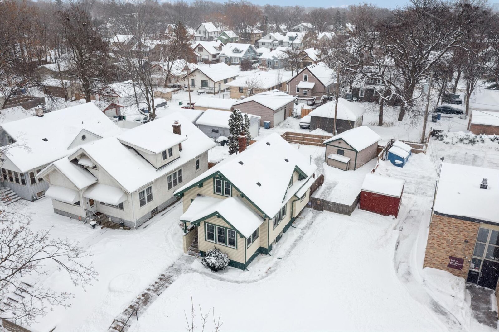 Property Photo:  3214 Oliver Avenue N  MN 55412 