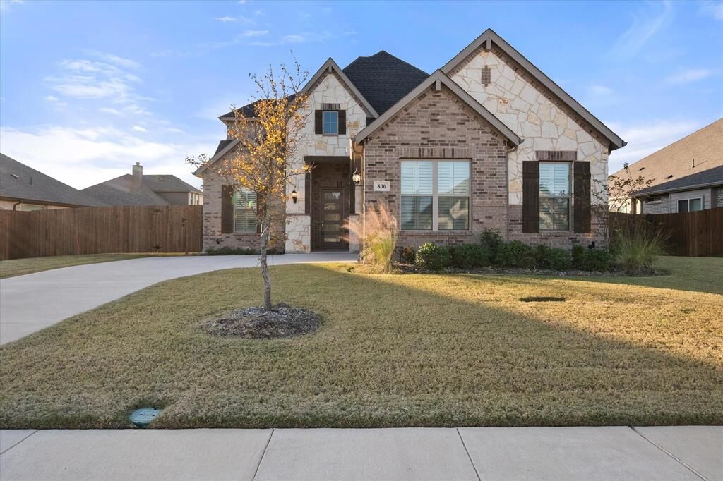 Property Photo: 806 Monza Drive TX 76065
