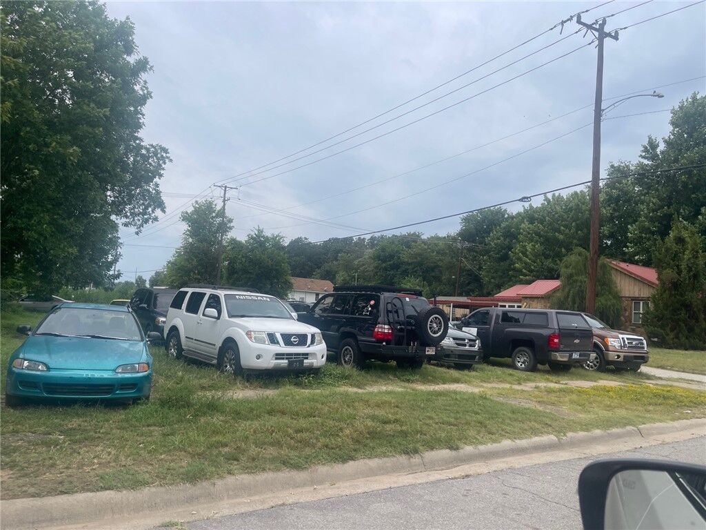 Property Photo:  1600 S 11th Street  AR 72901 