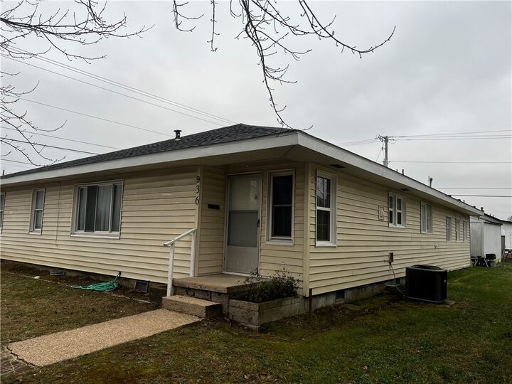Property Photo: 936 S Maxwell AR 72761