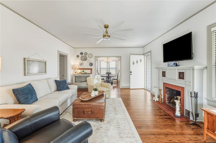 Property Photo:  400 S 6th Street  AR 72756 