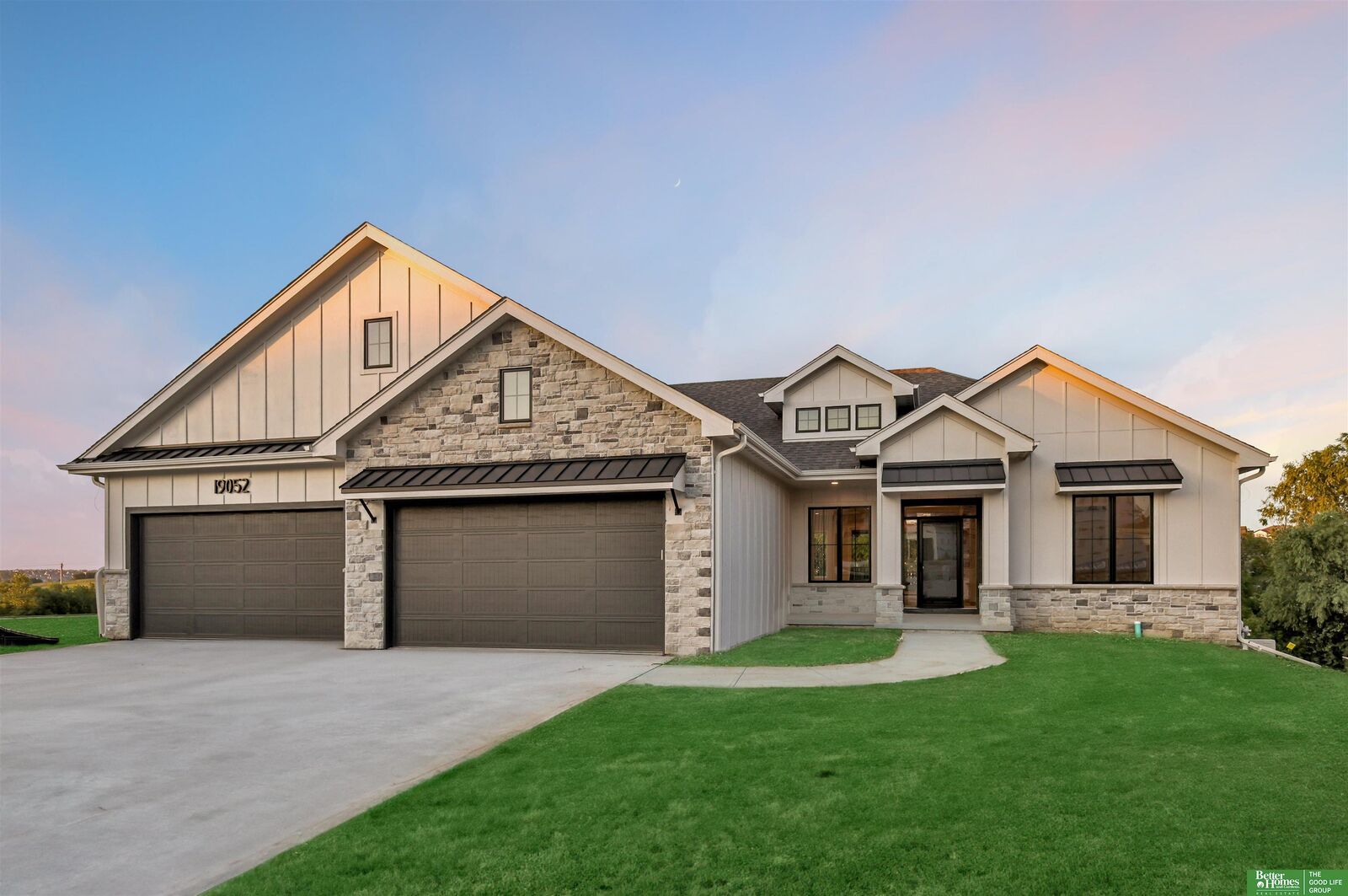 Property Photo:  10207 S 191 Street  NE 68136 