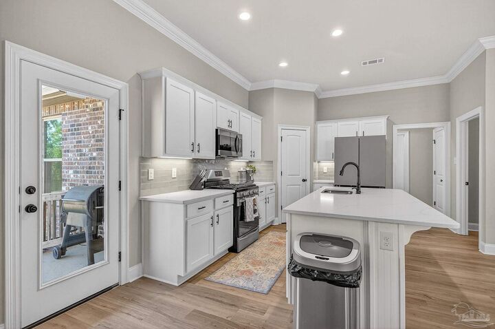 Property Photo: 3223 Mountain Laurel Tr FL 32533